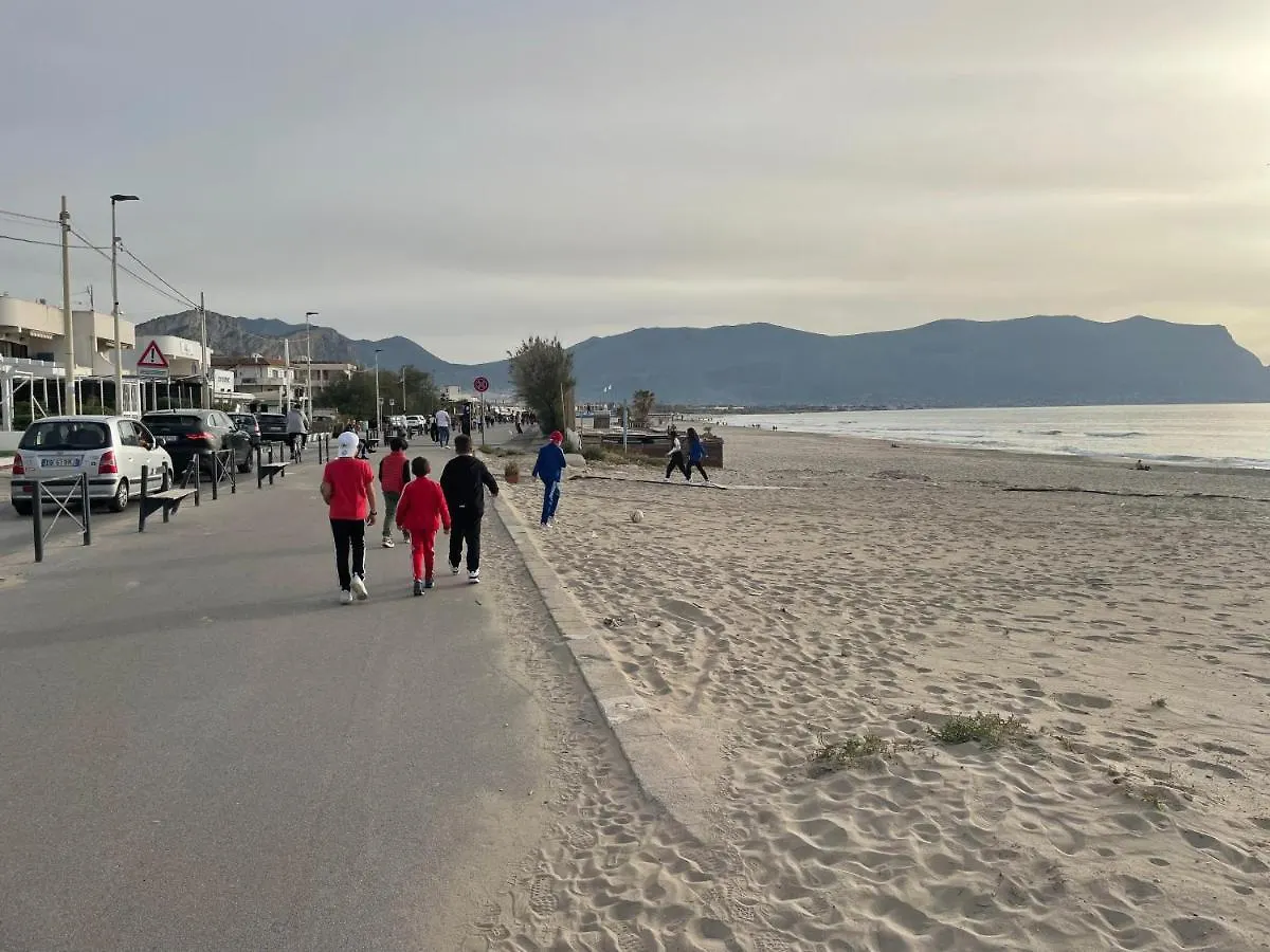 Hotel LA CASA DELLE FATE-Area Marina Protetta Isola delle Femmine Affittacamere