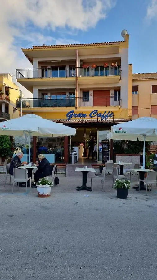 招待所 伊索拉戴里费米尼 La Casa Delle Fate-Area Marina Protetta酒店