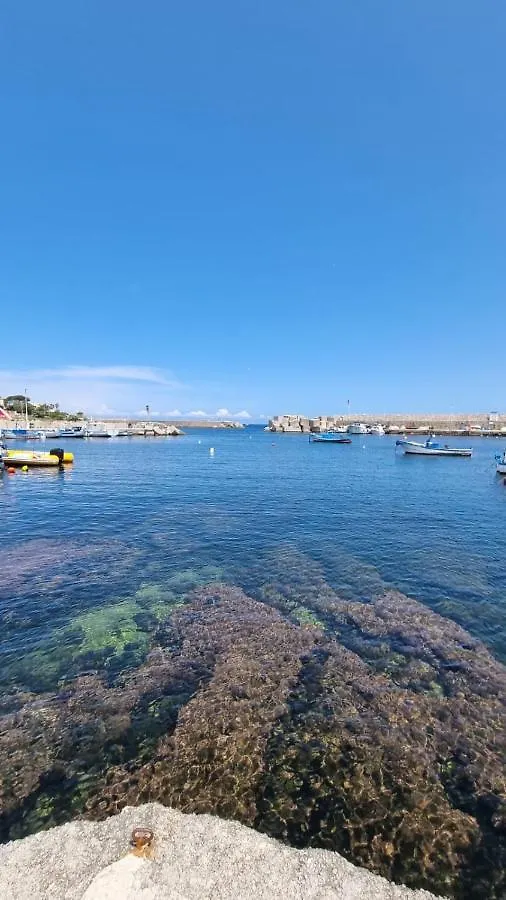 Affittacamere Hotel LA CASA DELLE FATE-Area Marina Protetta Isola delle Femmine